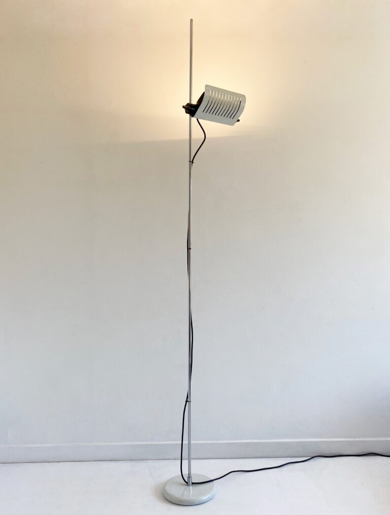 white-model-626-alogena-metal-floor-lamp-by-joe-colombo-for-oluce-c1970